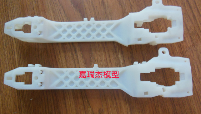 做手板模型時為什么要噴油呢？